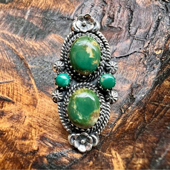 Hand Crafted Jewelry - 925 Sterling Silver Green Turquoise Ring with Floral Details – Size 7